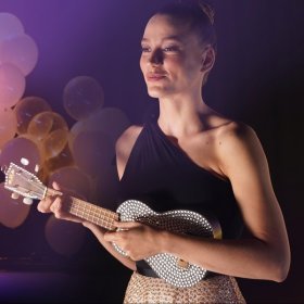 Песня  Serenay Sarıkaya & Ecrin Su Çoban - Kuzey Yıldızı